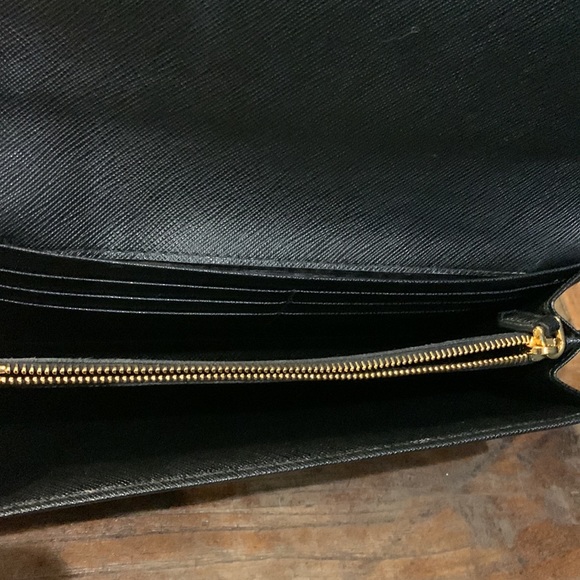 Prada Saffiano Metal Clutch Wallet - Picture 4 of 9